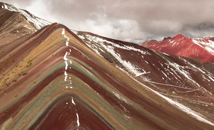 Vista panorámica de la Montaña Arcoíris Vinicunca